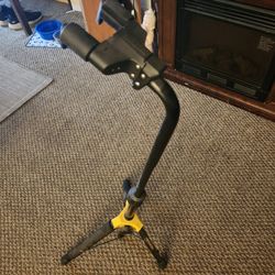 Hercules guitar stand excellent shape.$25obo