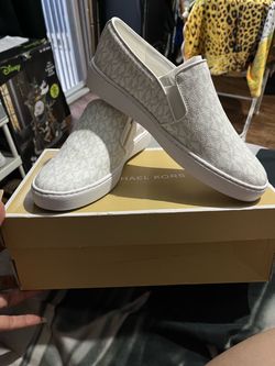 Michael Kors white 8.5