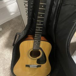 Yamaha Gigmaker 6 String Acoustic Guitar