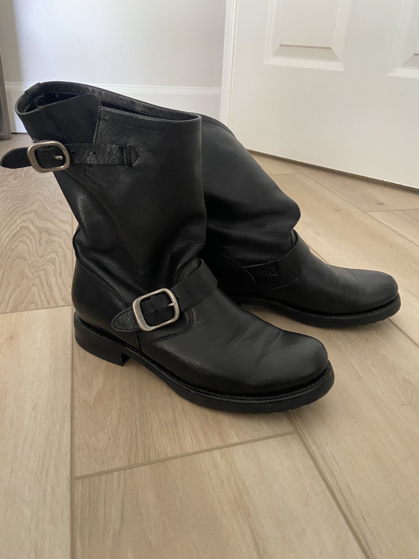 Frye Women’s Genuine Leather Boots Size 8.5
