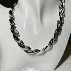 Vintage Crown Trifari Silver Tone Necklace