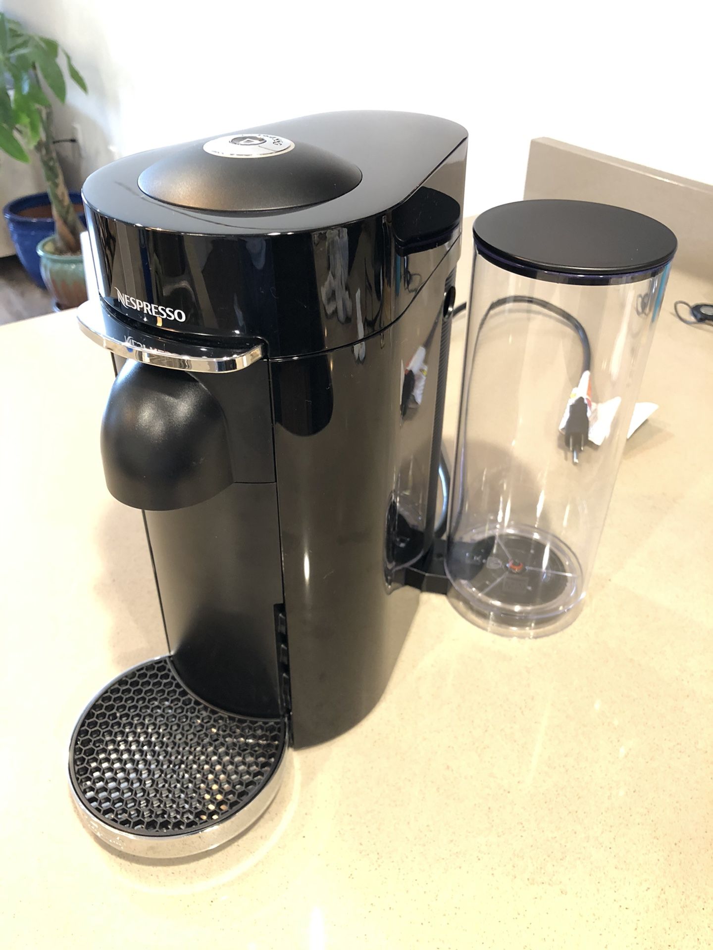 De’Longhi Nespresso VertuoPlus Deluxe Espresso Machine