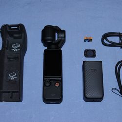 DJI Osmo Pocket 3 with Battery Handle & 32GB Card