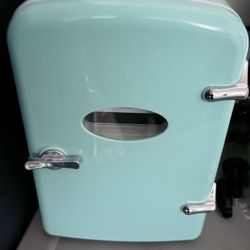 Mini Fridge $20