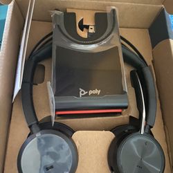 Poly Voyager Focus 2 USB-A Headset with charging stand