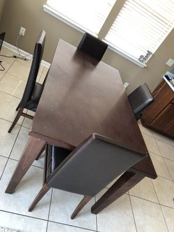 Heavy kitchen table - No Chairs