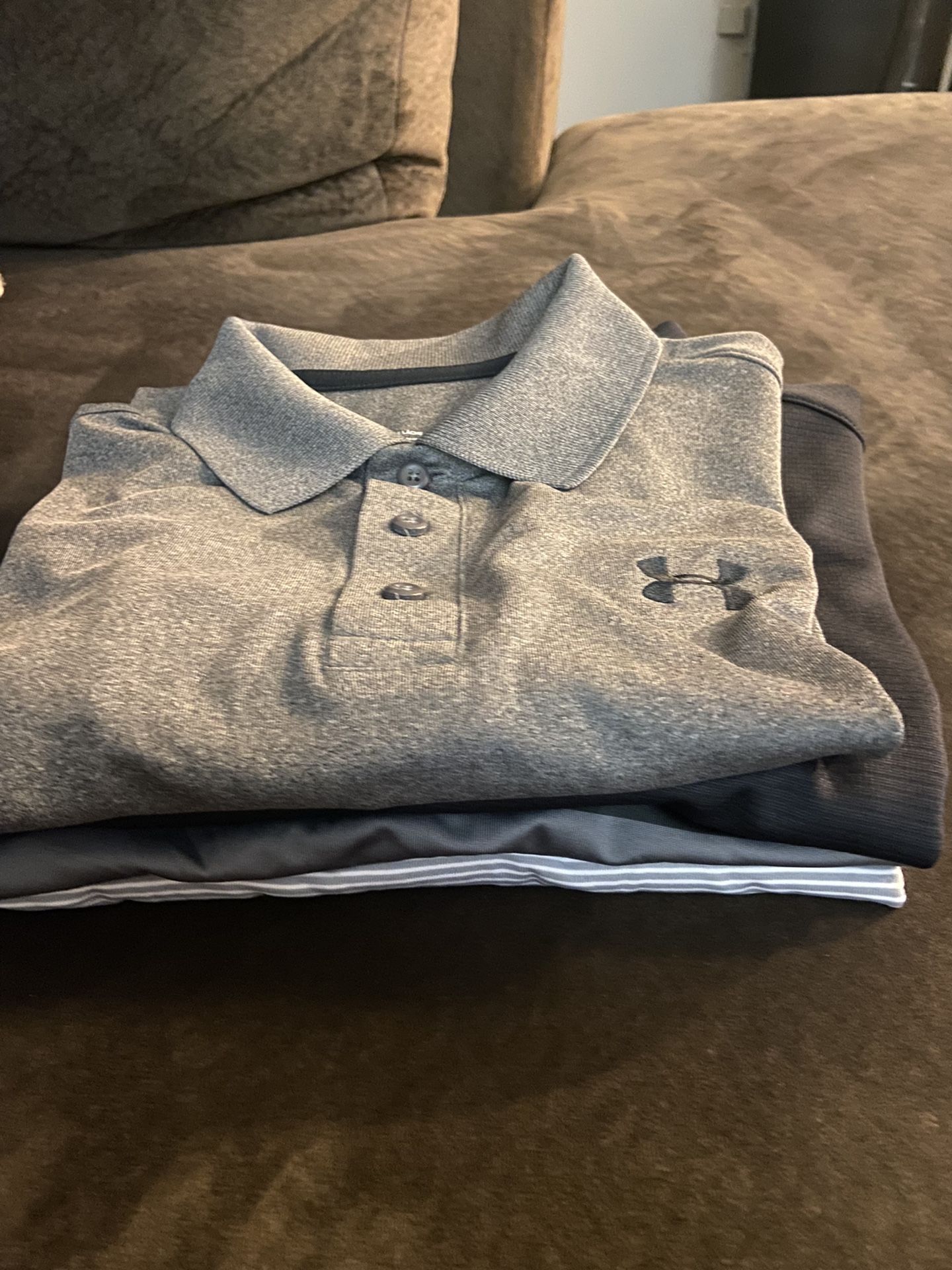 Active Underarmour Gear (Size Men Small)