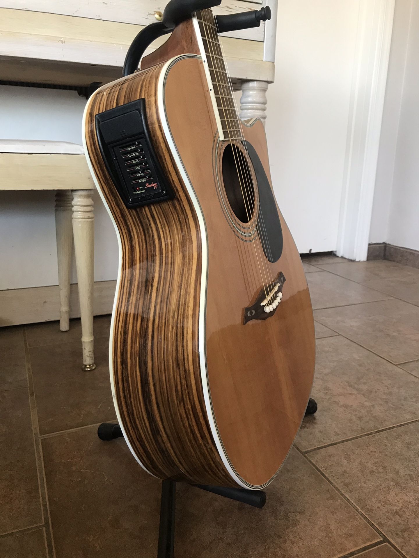 Hohner ea65ceq guitar deals