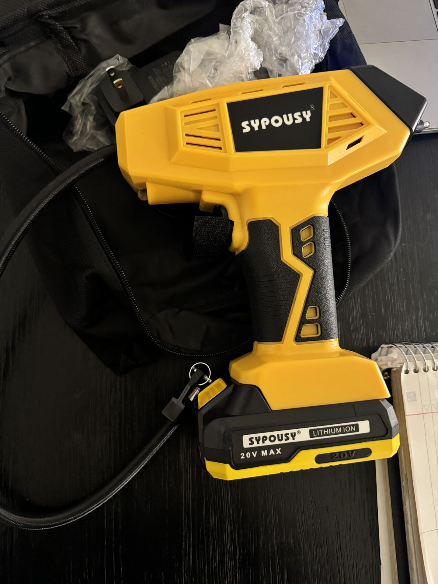 Portable Air Compressor/ Tire Inflator 