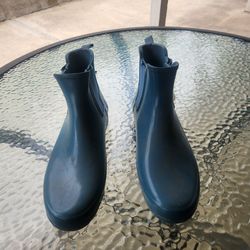Rain boots