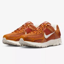 [NEW] Men's Nike Zoom Vomero 5 Shoes 'Monarch' HJ9123-815 size 9.5 