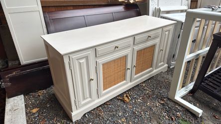 Buffet cabinet console