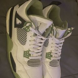 Jordan 4s