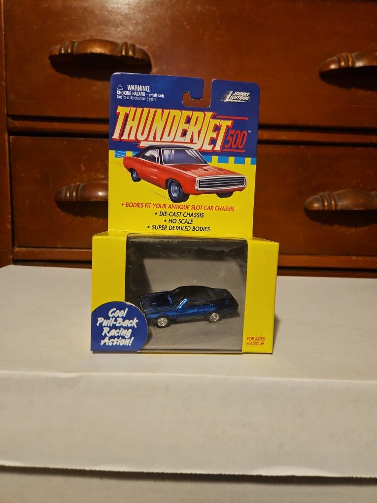 1999 Johnny Lightning Thunderjet 1970 Dodge Charger