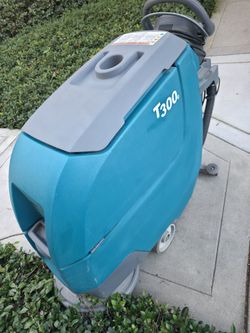 T300e Floor Scrubber