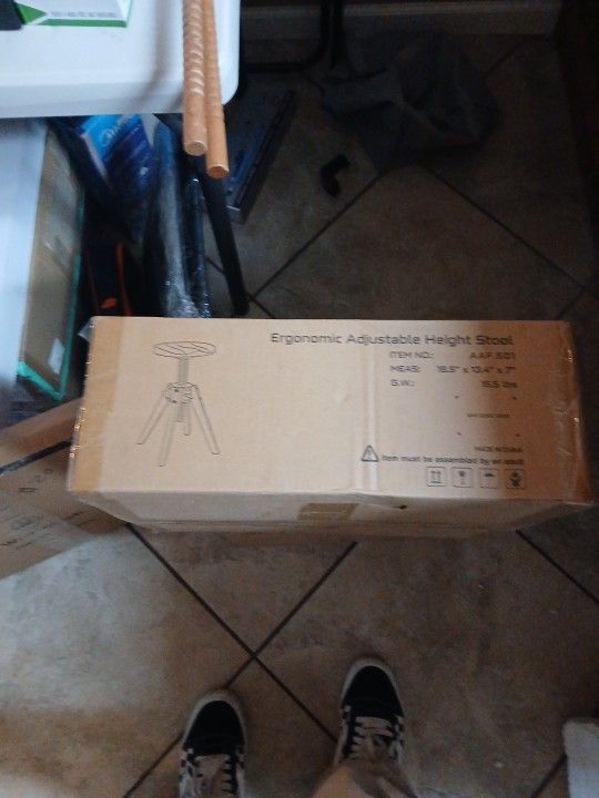 Ergonomic Adjustable Height Stool