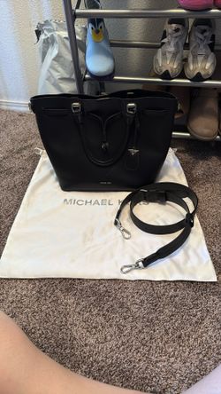 Used Michael Kors Blakely leather bucket bag
