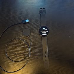 Samsung Galaxy Watch 4 (RC3Z)