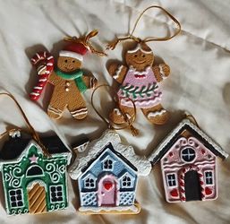 Brand New 5pc Gingerbread ornament set