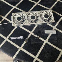 Lian Li UNI FAN TL120 V2 LCD Reverse Blade Wireless Fluid Dynamic Bearing 120mm Case Fan