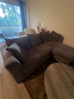 Couch 87”