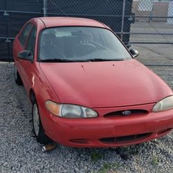 2000 Ford Escort Sedan