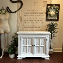 Thomasville Vintage Buffet/Bar*Delivery Is Available*