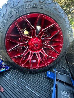 Off-road fuel tires 5 x 6 lug 22 inches