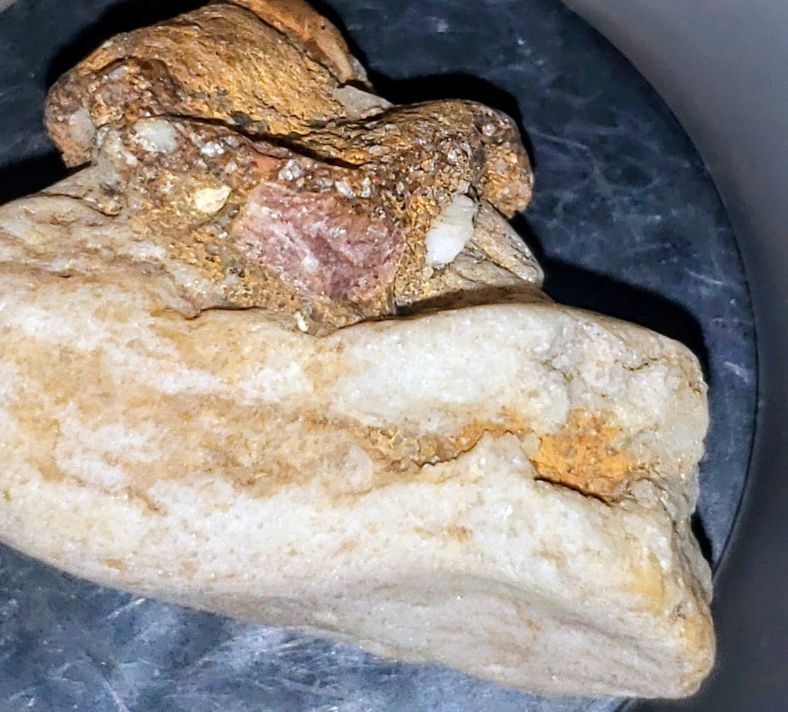 Geophite Quartz Multilayer- Multicolor Native Gold Deposit Areas. Northeastern Pennsylvania Find