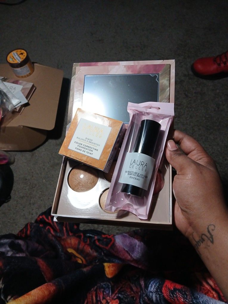 Laura Geller Makeup Kit For
