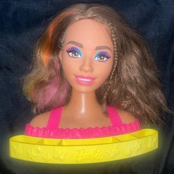 Barbie Deluxe Styling Head