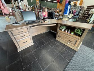 Office desk $199.99