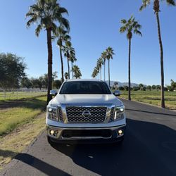 2017 Nissan Titan 