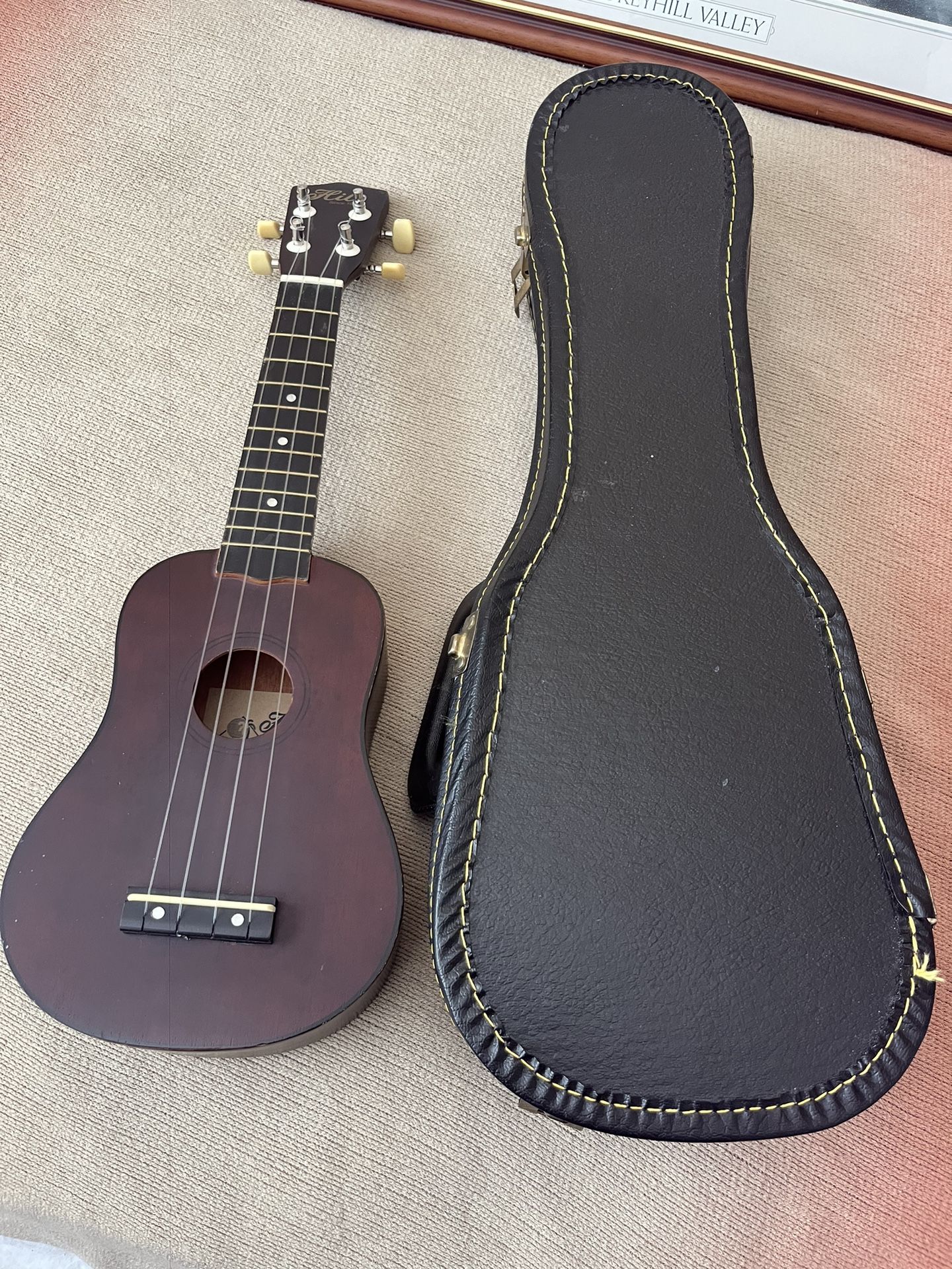 Hilo Ukelele + Case