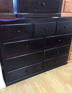 BRAND NEW PINEWOOD 9 DRAWER DRESSER / LUXURY CHEST/ STORAGE/ BEDROOM/ CLOTHES DRESSER/ DRESSER/ CLOTHING/ CHEST/ LUXURIOUS DRESSER
