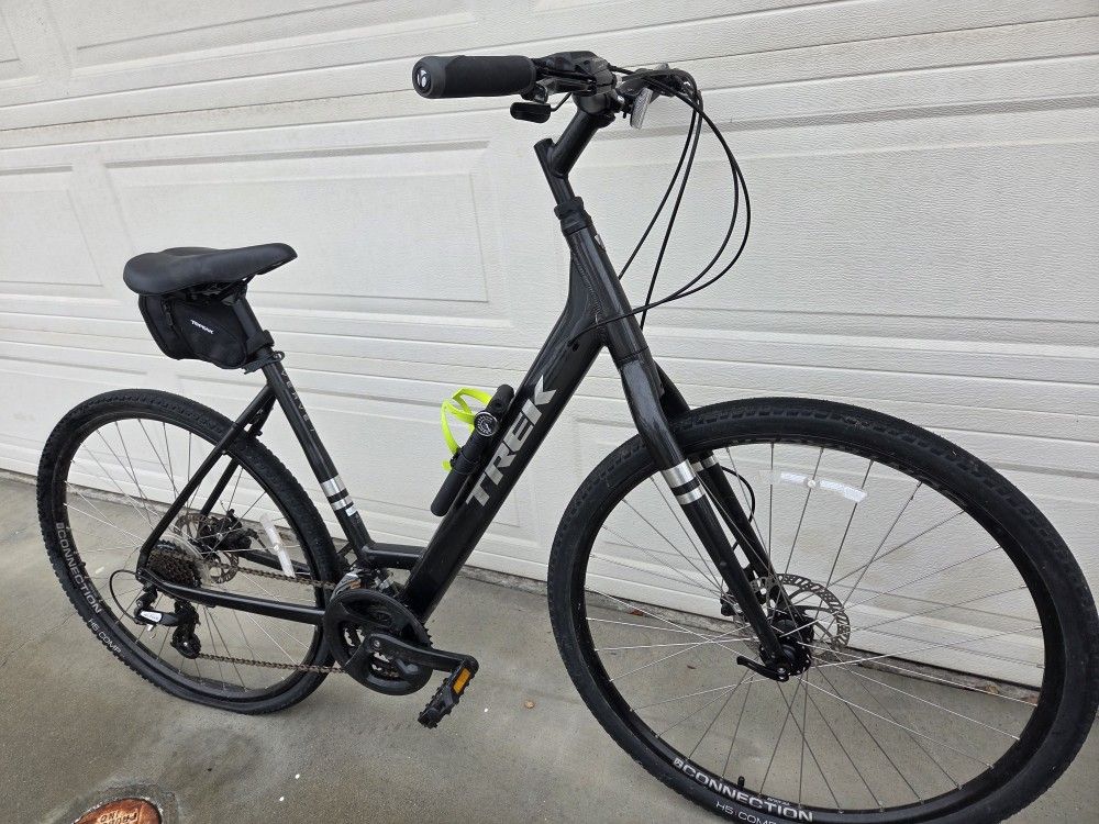 Trek Verve 1 Disc Lowstep Hybrid Bike