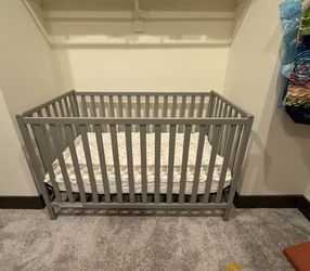 Baby Crib Excellent Condition 