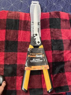 Fiskars PowerGear2 Hedge Shears - 23" Precision-Ground Low-Friction Coated Steel Blade