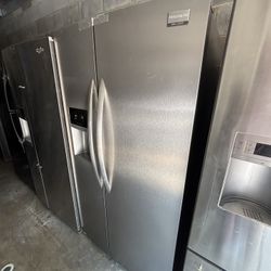 ⭐️NICE CLEAN FRIGIDAIRE SIDE BY SIDE REFRIGERATOR⭐️