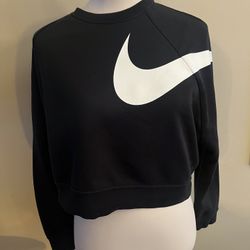 Nike Sweatshirt Womens Medium Black Long Sleeve Oversized Cropped Swoosh Logo