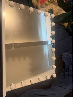 Vanity mirror