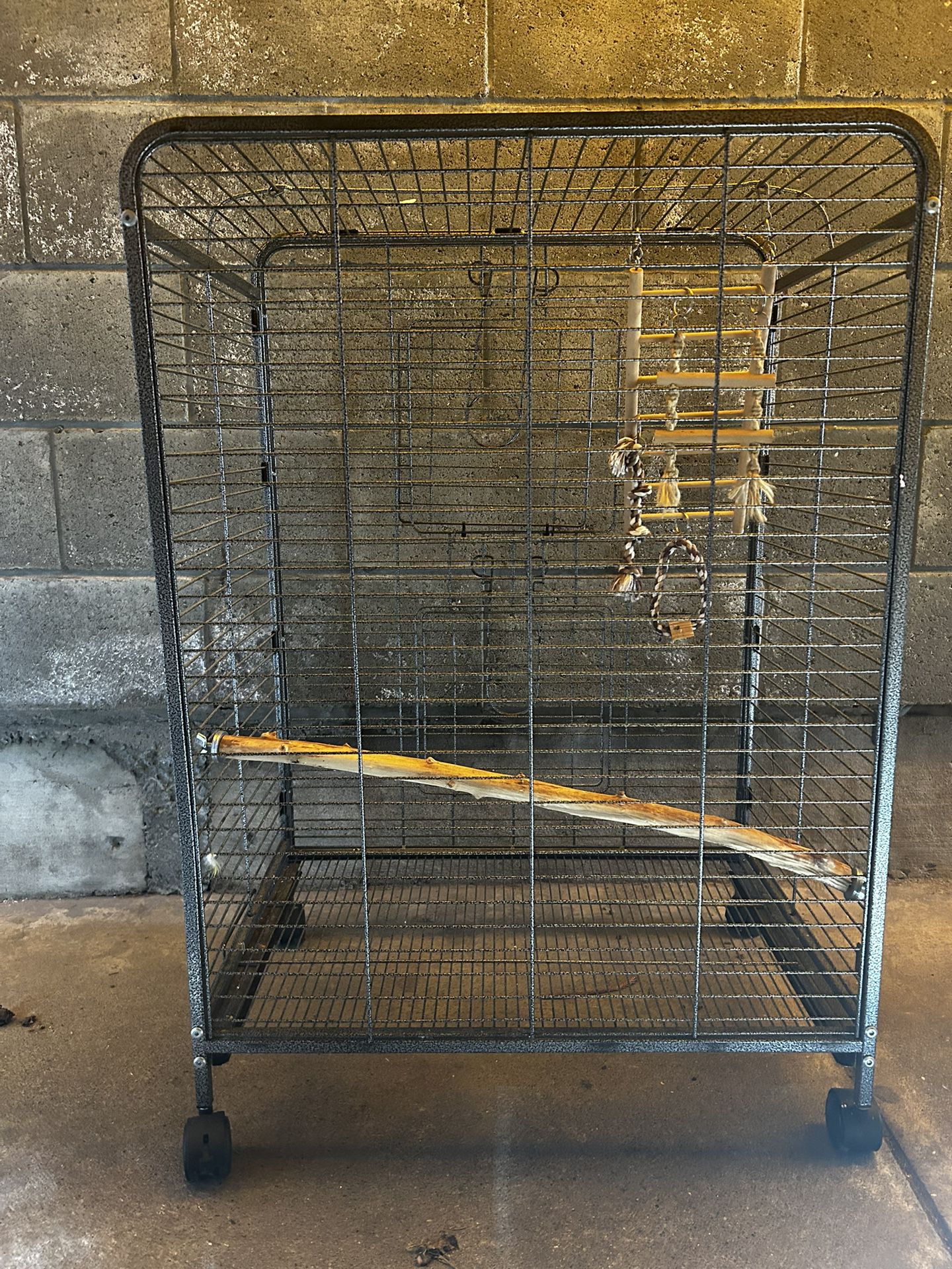 Great Condition All Sizes Bird Cages!