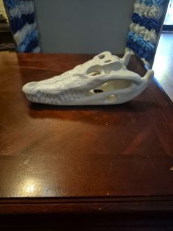 Ceramic Crocodile Skull 