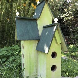 Birdhouse Garden Green! Spring!