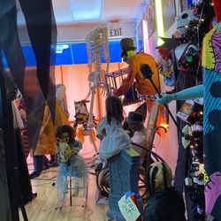 Halloween Props And Decorations. Insane Selection! Van Nuys. 