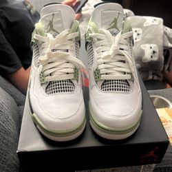 Air Jordan 4 Retro 