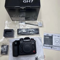 Panasonic LUMIX GH7 Micro 4/3 Mirrorless camera 
