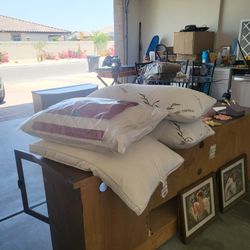 Pillows 3 King,1 Queen,sold Together Only 