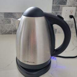Farberware Electric Hot Water Kettle for Sale in Pontotoc, MS - OfferUp