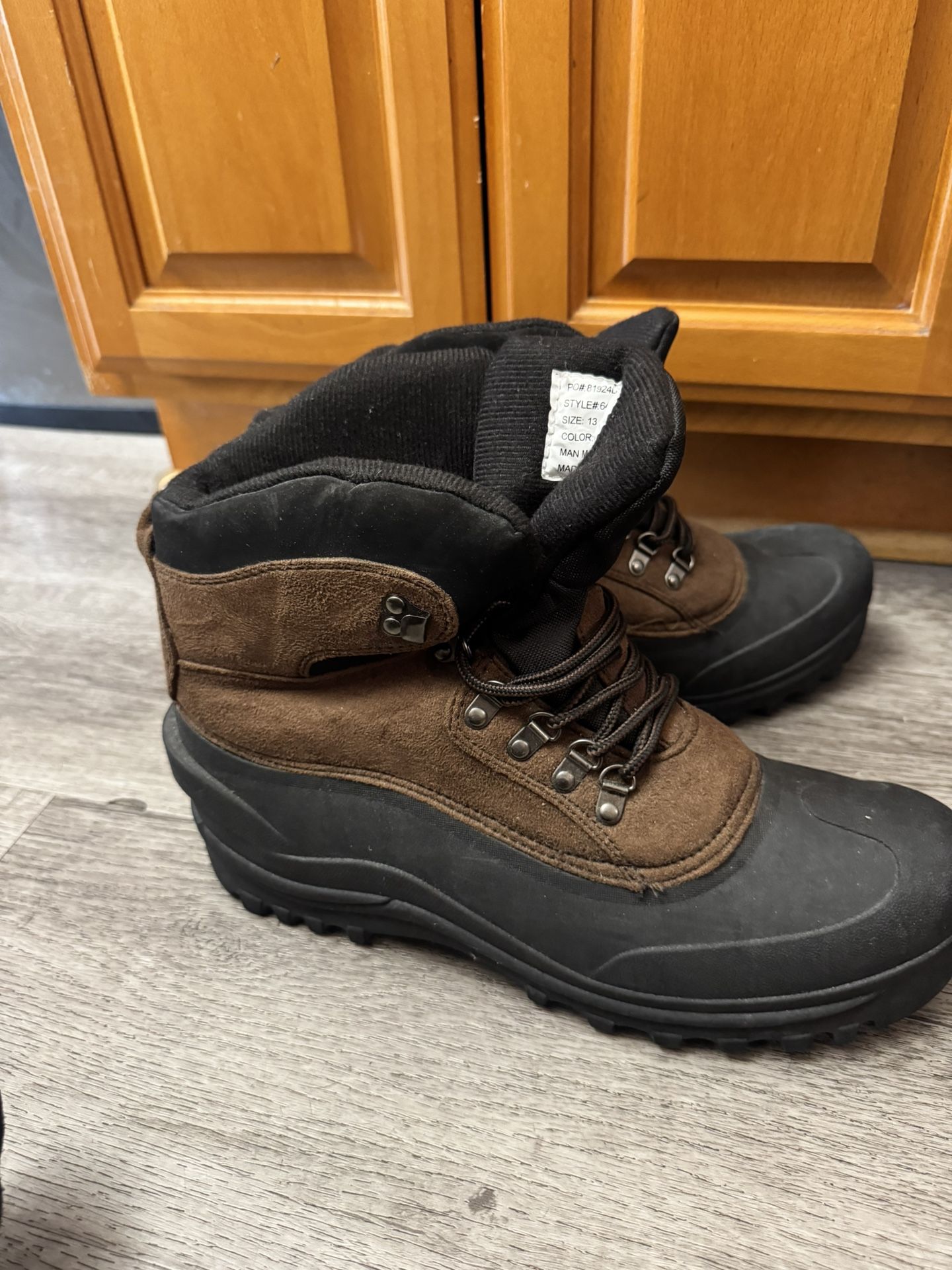 Itasca ice breakers men’s size 13